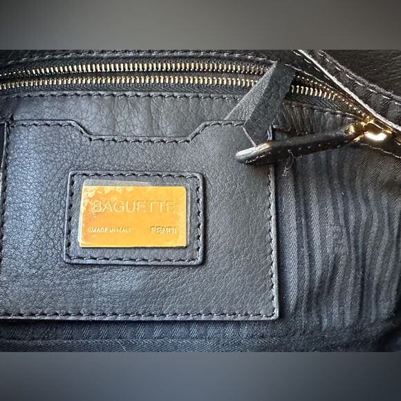 Fendi BAGUETTE LEATHER HANDBAG - Picture 14 of 16